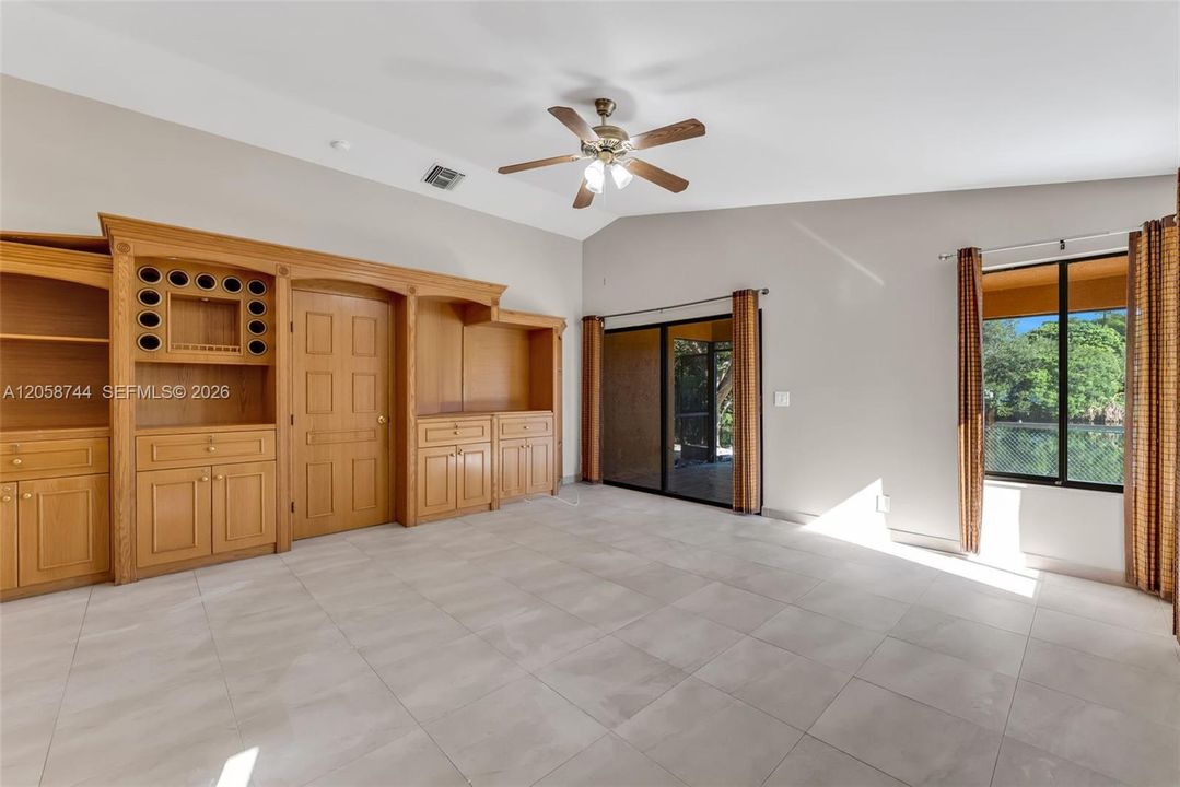 В аренду: $3,650 (4 спален, 3 ванн, 1558 Квадратных фут)