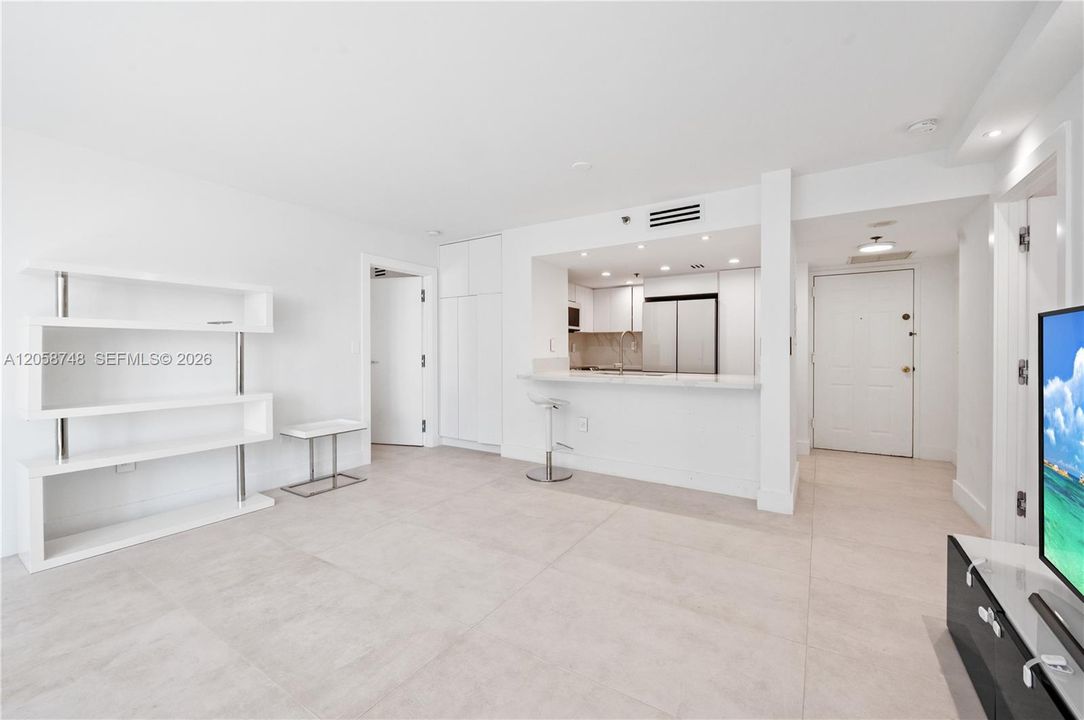 На продажу: $730,000 (2 спален, 2 ванн, 1030 Квадратных фут)