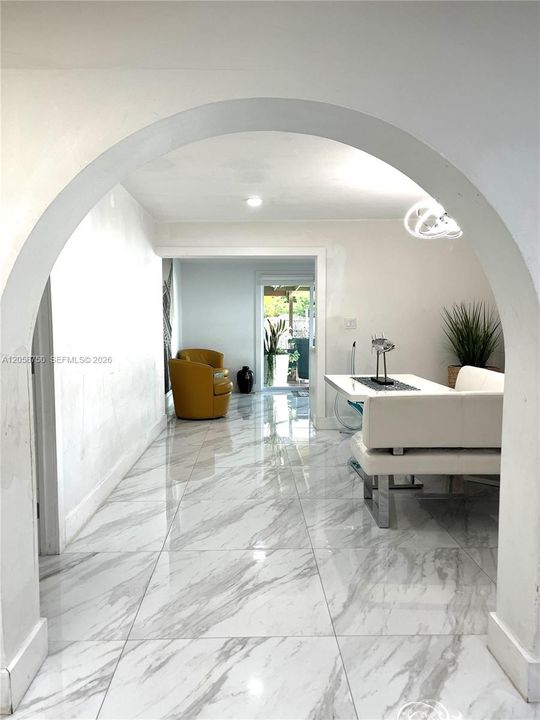 For Sale: $700,000 (2 beds, 1 baths, 2045 Square Feet)