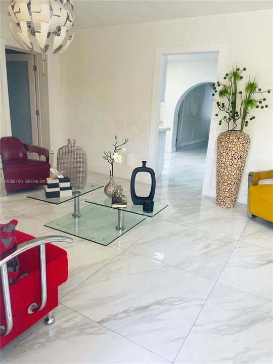 For Sale: $700,000 (2 beds, 1 baths, 2045 Square Feet)