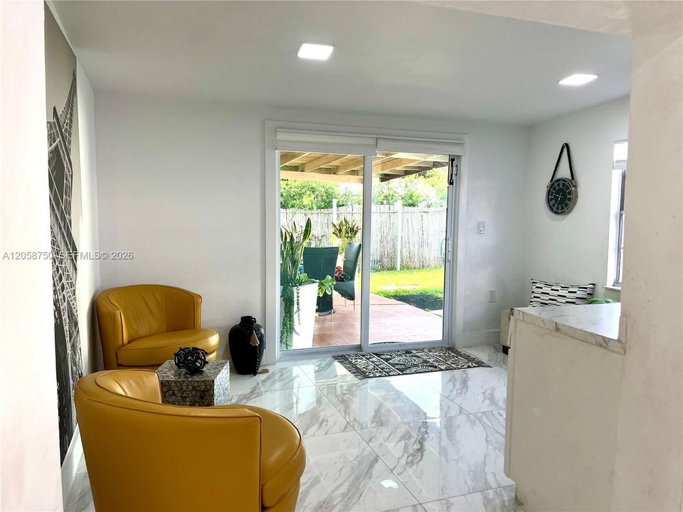 For Sale: $700,000 (2 beds, 1 baths, 2045 Square Feet)