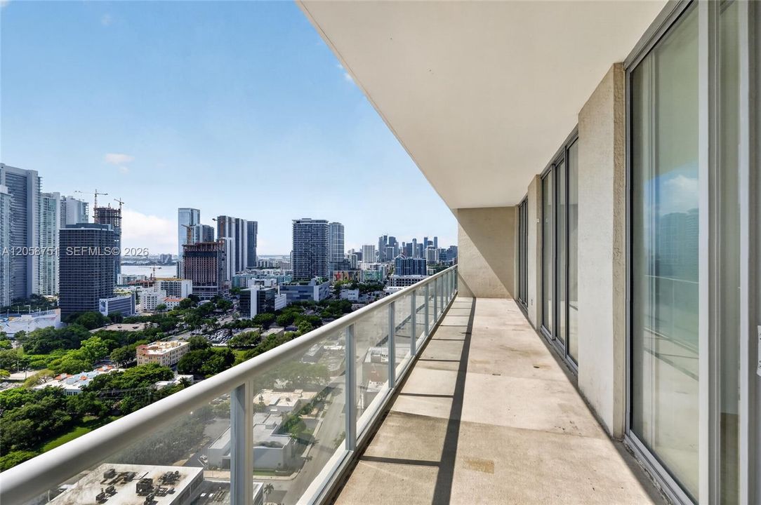 Active With Contract: $4,500 (2 beds, 2 baths, 1088 Square Feet)