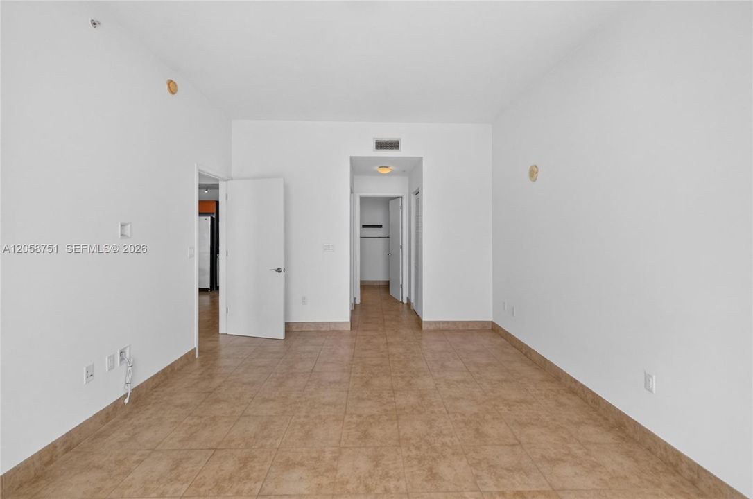 Active With Contract: $4,500 (2 beds, 2 baths, 1088 Square Feet)