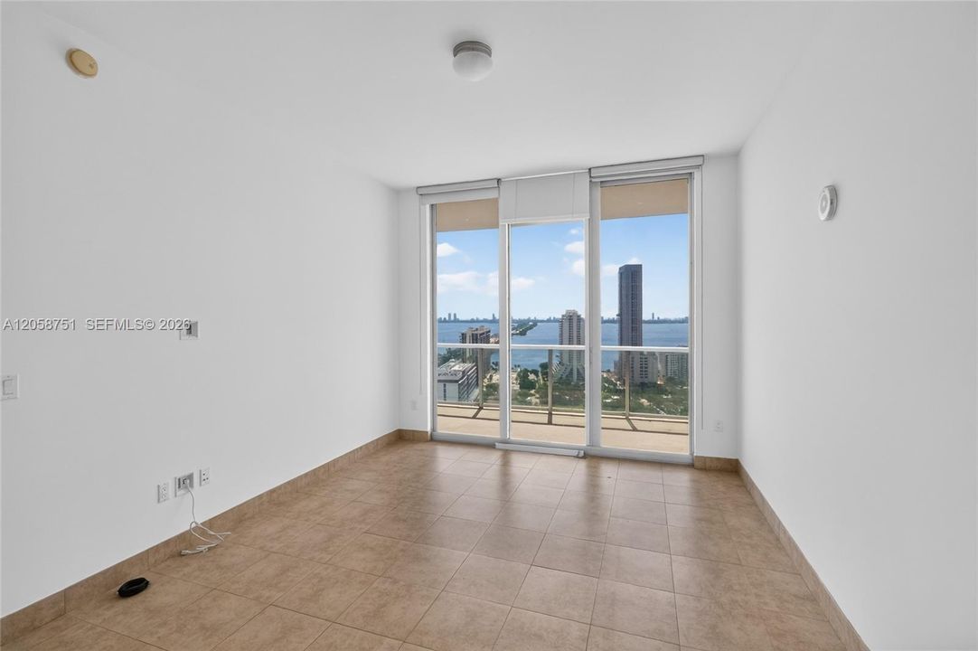 Active With Contract: $4,500 (2 beds, 2 baths, 1088 Square Feet)