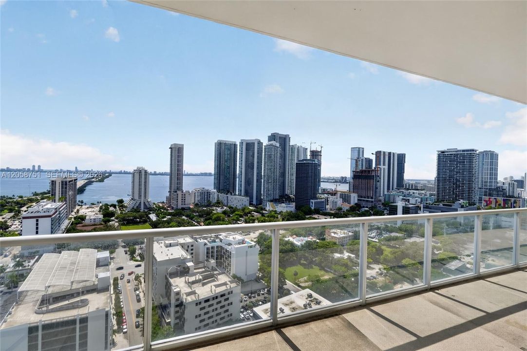 Active With Contract: $4,500 (2 beds, 2 baths, 1088 Square Feet)