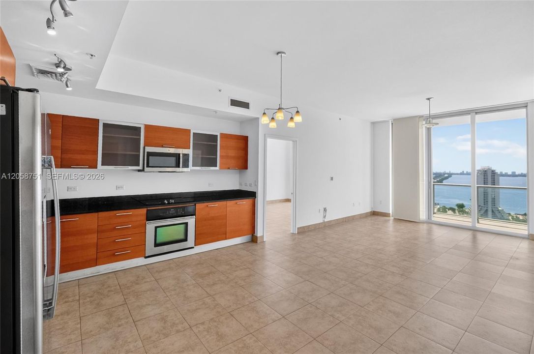Active With Contract: $4,500 (2 beds, 2 baths, 1088 Square Feet)