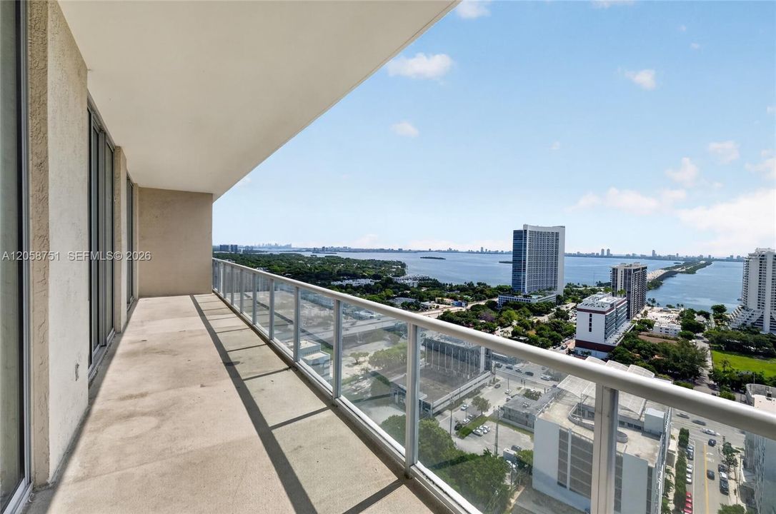 Active With Contract: $4,500 (2 beds, 2 baths, 1088 Square Feet)