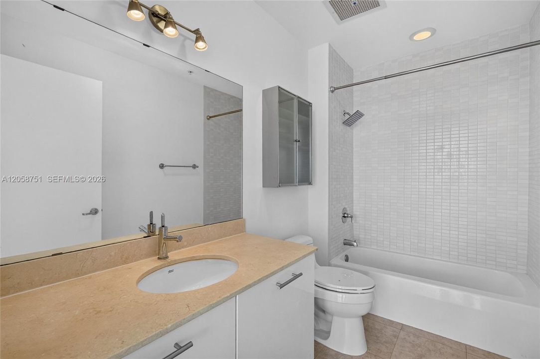 Active With Contract: $4,500 (2 beds, 2 baths, 1088 Square Feet)