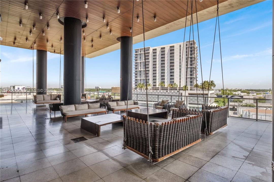 Active With Contract: $4,500 (2 beds, 2 baths, 1088 Square Feet)