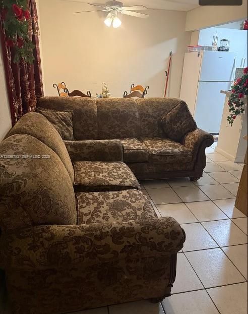 For Rent: $1,890 (2 beds, 1 baths, 583 Square Feet)