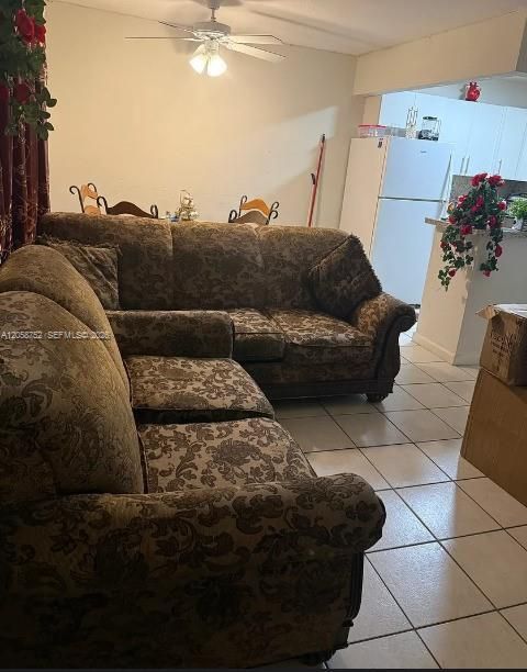 For Rent: $1,890 (2 beds, 1 baths, 583 Square Feet)