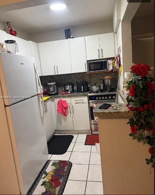 For Rent: $1,890 (2 beds, 1 baths, 583 Square Feet)