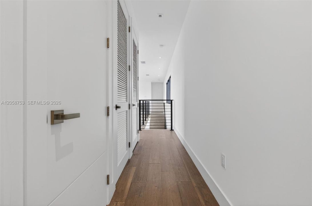 В аренду: $18,000 (5 спален, 6 ванн, 5368 Квадратных фут)