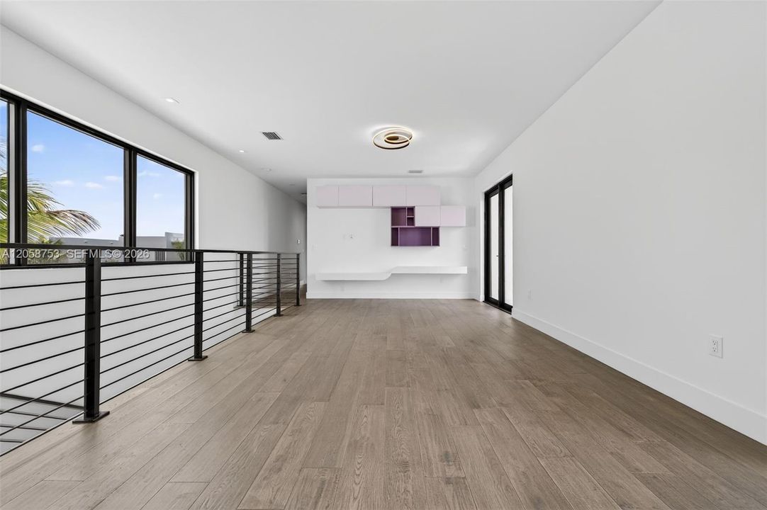 В аренду: $18,000 (5 спален, 6 ванн, 5368 Квадратных фут)