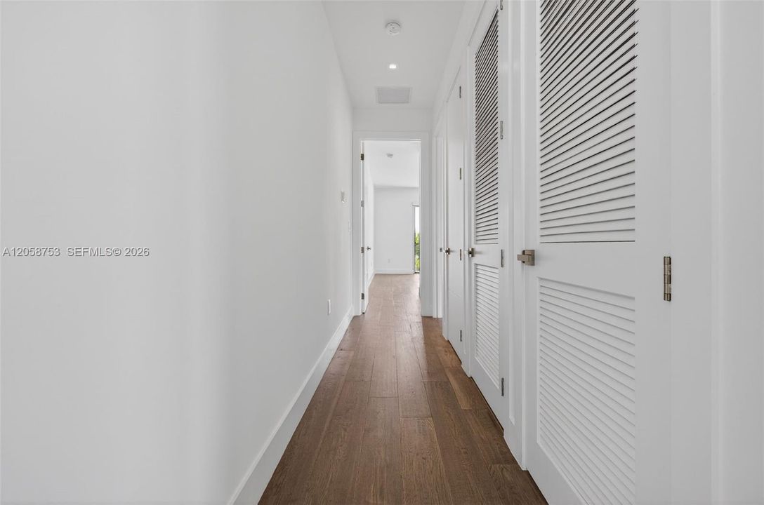 В аренду: $18,000 (5 спален, 6 ванн, 5368 Квадратных фут)