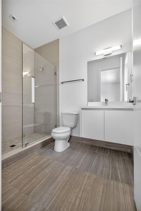 В аренду: $18,000 (5 спален, 6 ванн, 5368 Квадратных фут)