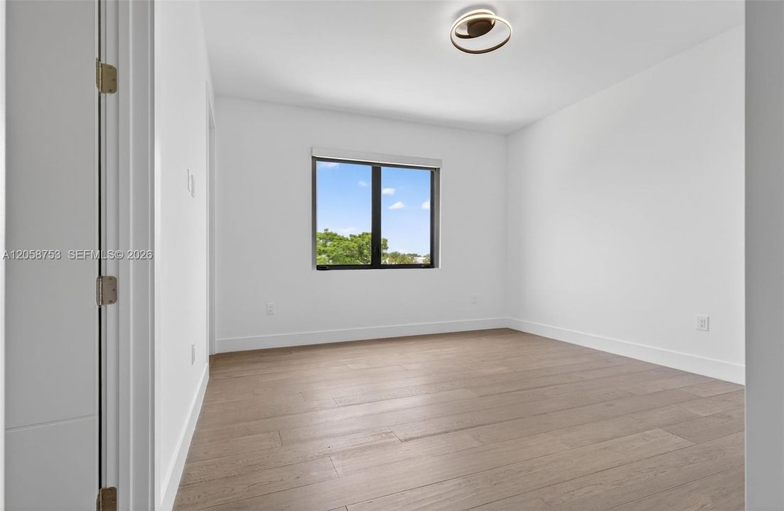 В аренду: $18,000 (5 спален, 6 ванн, 5368 Квадратных фут)