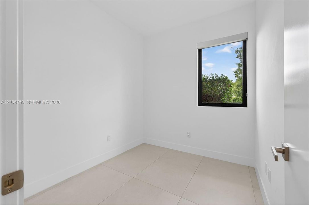 В аренду: $18,000 (5 спален, 6 ванн, 5368 Квадратных фут)