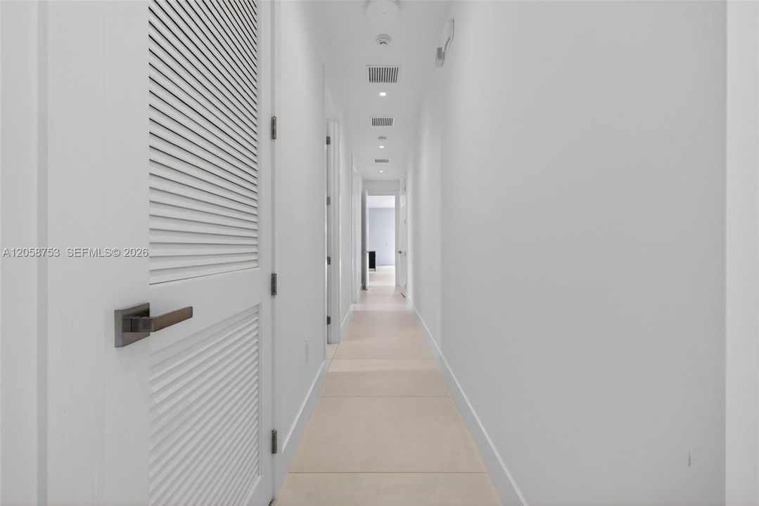 В аренду: $18,000 (5 спален, 6 ванн, 5368 Квадратных фут)