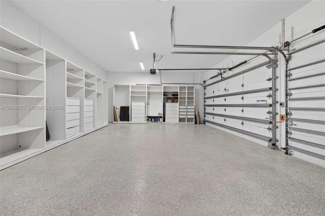 В аренду: $18,000 (5 спален, 6 ванн, 5368 Квадратных фут)