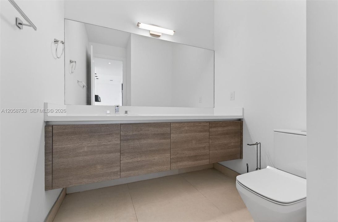 В аренду: $18,000 (5 спален, 6 ванн, 5368 Квадратных фут)