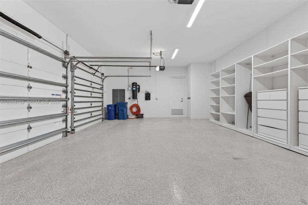 В аренду: $18,000 (5 спален, 6 ванн, 5368 Квадратных фут)