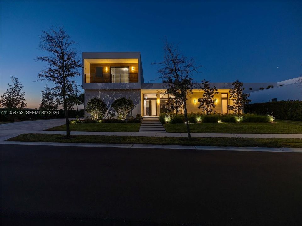 В аренду: $18,000 (5 спален, 6 ванн, 5368 Квадратных фут)