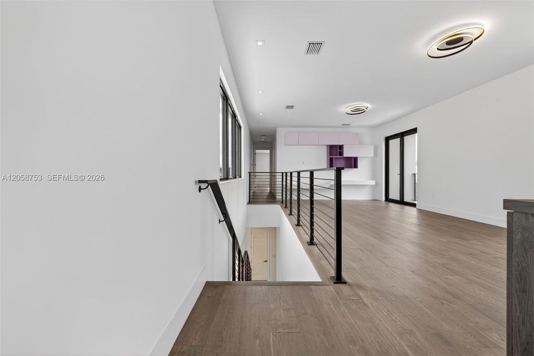 В аренду: $18,000 (5 спален, 6 ванн, 5368 Квадратных фут)