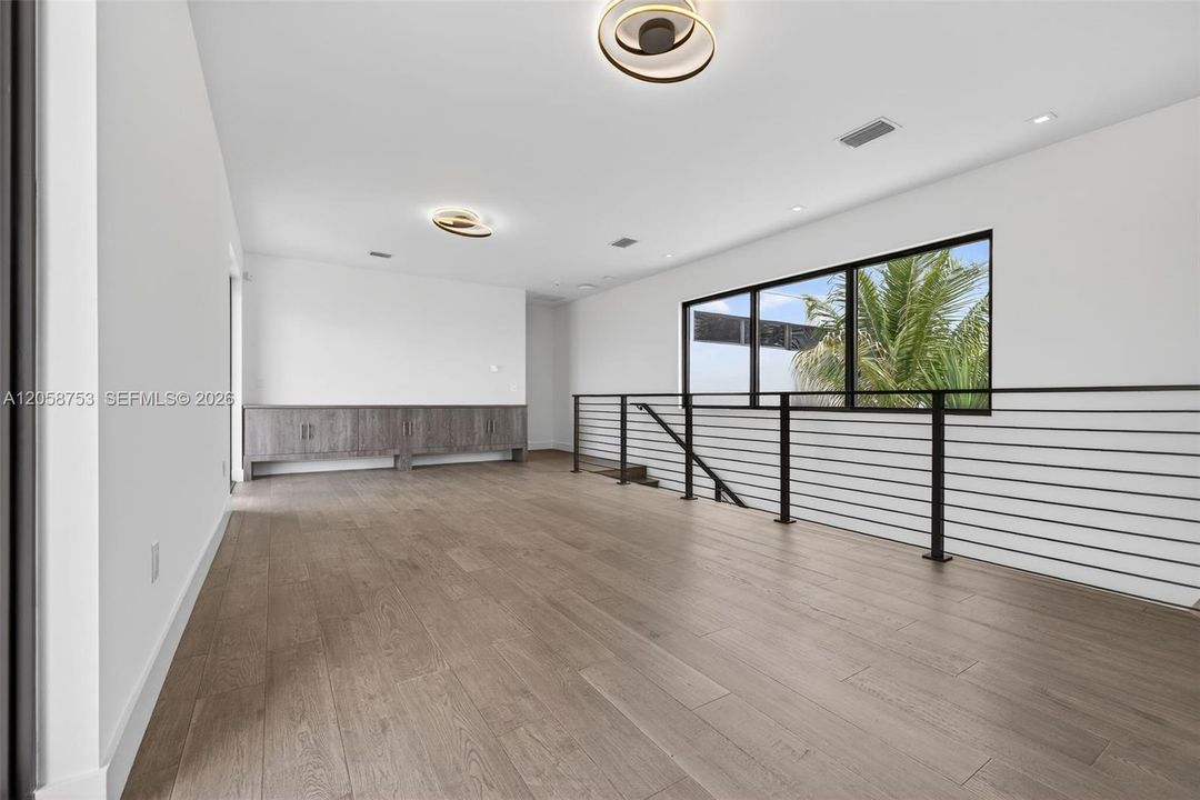 В аренду: $18,000 (5 спален, 6 ванн, 5368 Квадратных фут)