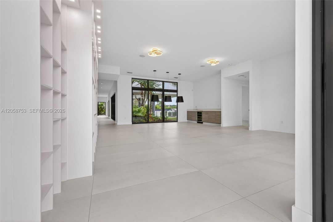 В аренду: $18,000 (5 спален, 6 ванн, 5368 Квадратных фут)