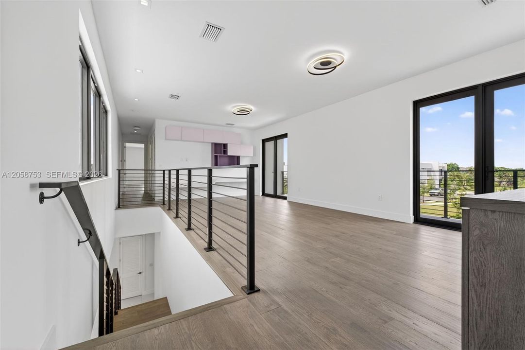 В аренду: $18,000 (5 спален, 6 ванн, 5368 Квадратных фут)