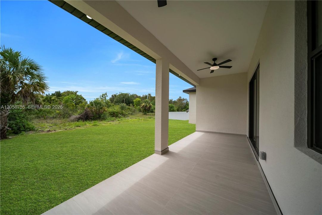 En Venta: $410,000 (4 camas, 2 baños, 1815 Pies cuadrados)
