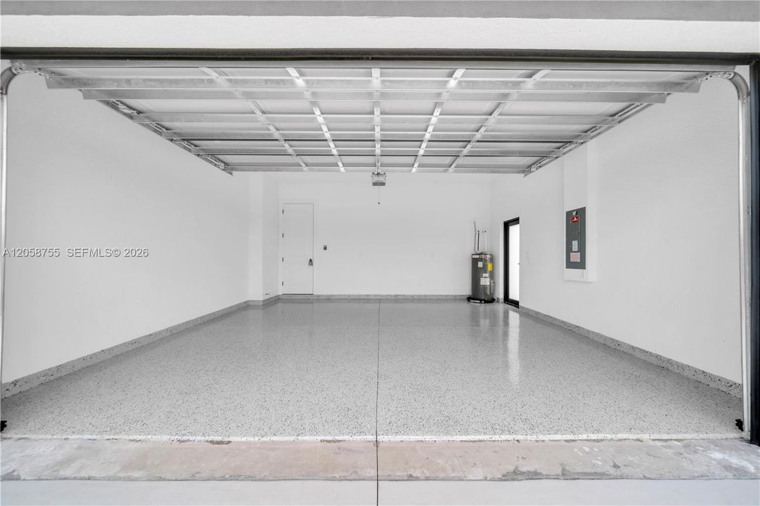 En Venta: $410,000 (4 camas, 2 baños, 1815 Pies cuadrados)