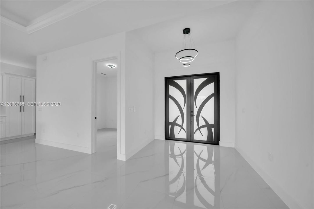 En Venta: $410,000 (4 camas, 2 baños, 1815 Pies cuadrados)