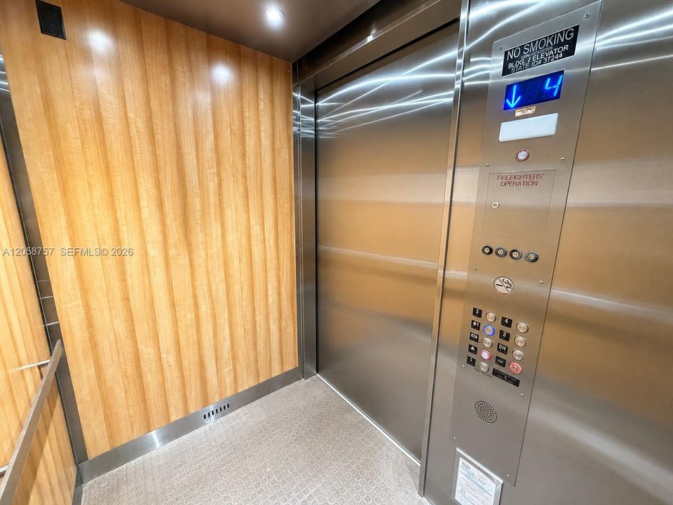 На продажу: $115,000 (1 спален, 1 ванн, 702 Квадратных фут)