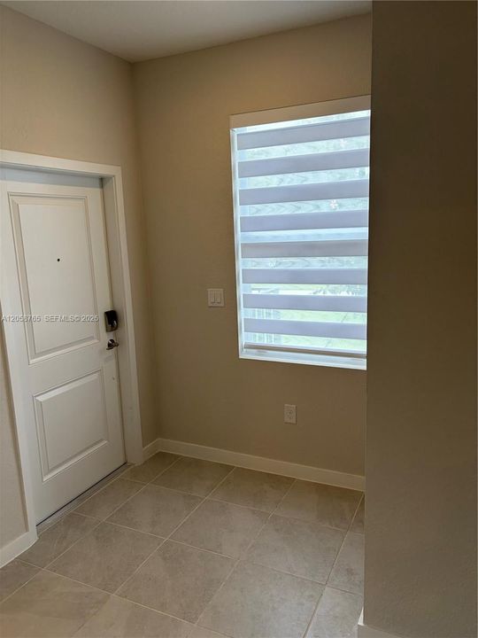 For Rent: $2,500 (3 beds, 3 baths, 1356 Square Feet)
