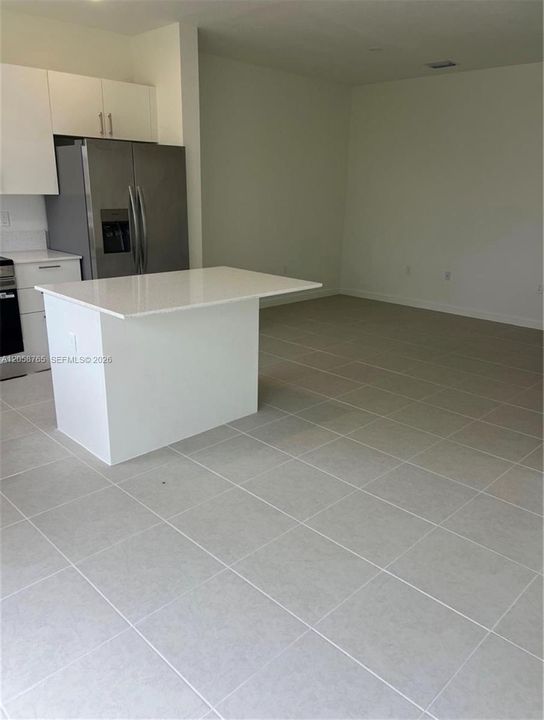 For Rent: $2,500 (3 beds, 3 baths, 1356 Square Feet)