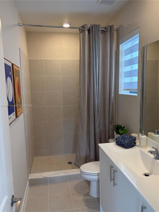 For Rent: $2,500 (3 beds, 3 baths, 1356 Square Feet)