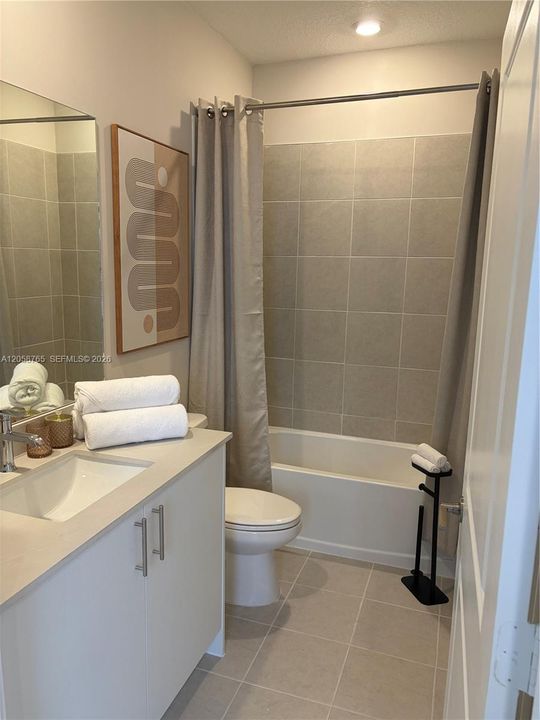 For Rent: $2,500 (3 beds, 3 baths, 1356 Square Feet)