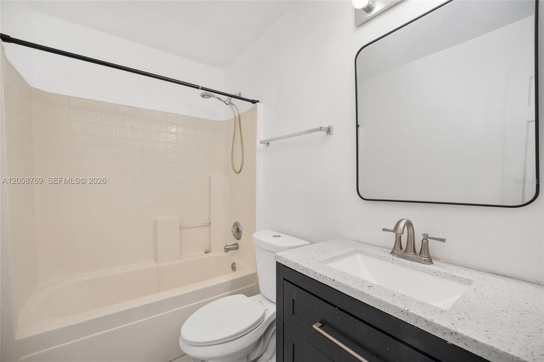 На продажу: $274,999 (3 спален, 2 ванн, 2020 Квадратных фут)