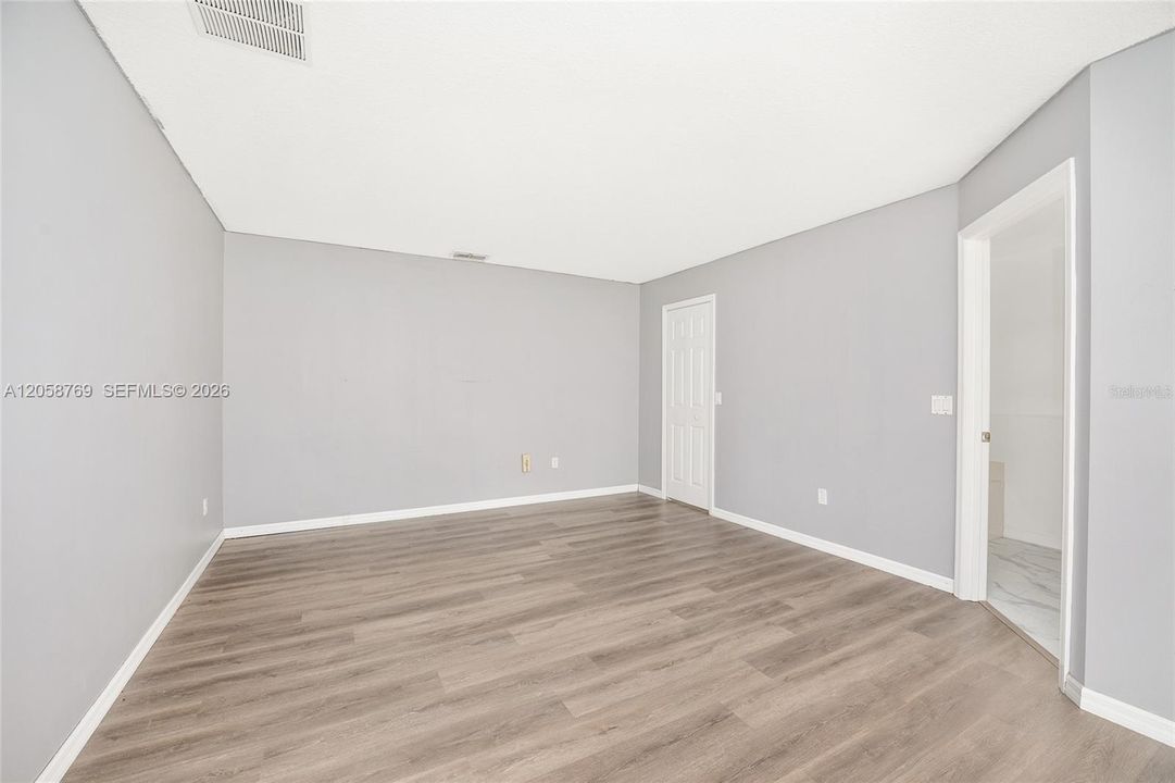 На продажу: $274,999 (3 спален, 2 ванн, 2020 Квадратных фут)