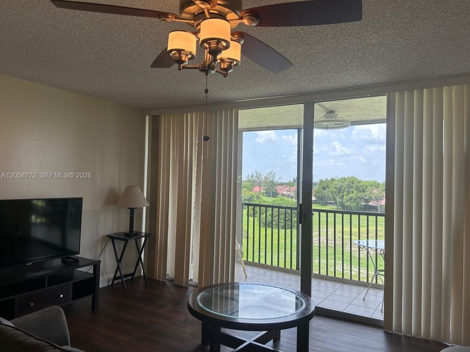 For Rent: $1,875 (2 beds, 2 baths, 1060 Square Feet)