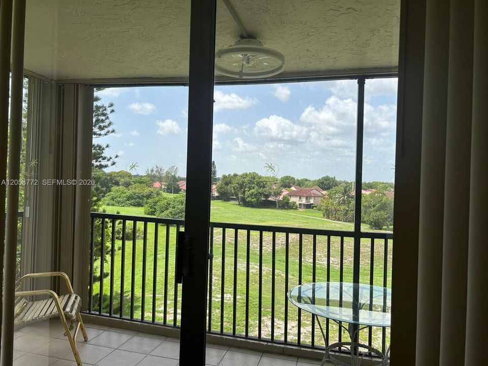 For Rent: $1,875 (2 beds, 2 baths, 1060 Square Feet)