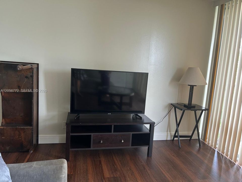 For Rent: $1,875 (2 beds, 2 baths, 1060 Square Feet)