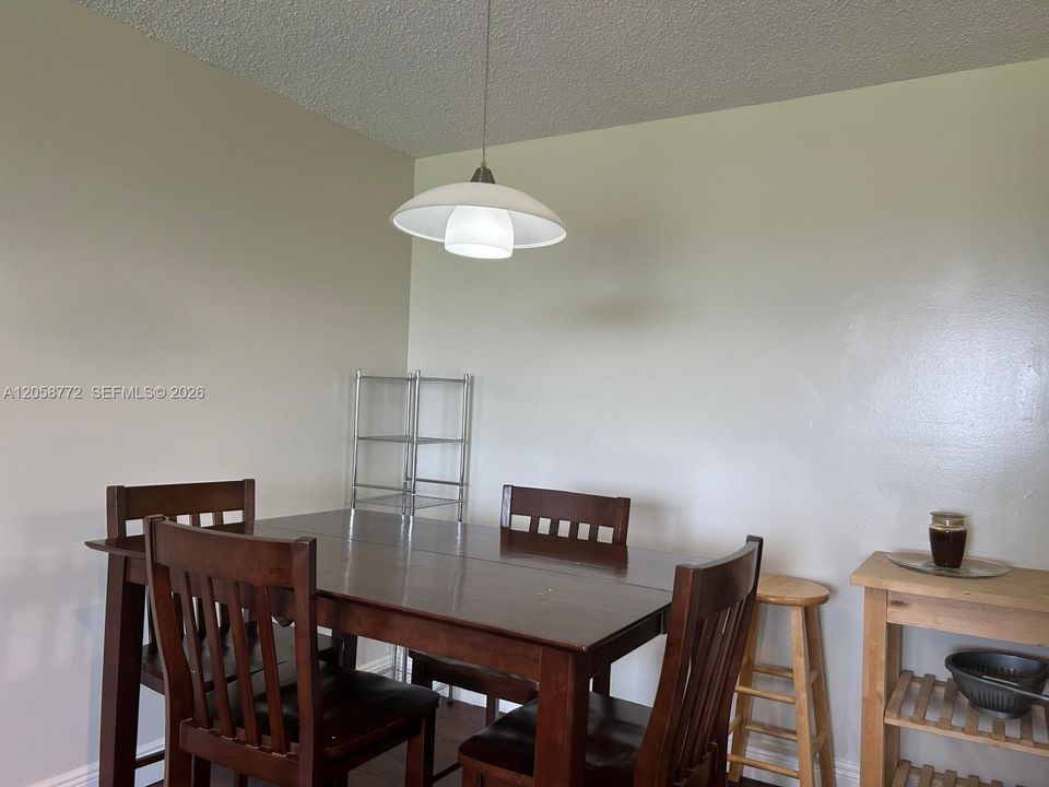 For Rent: $1,875 (2 beds, 2 baths, 1060 Square Feet)