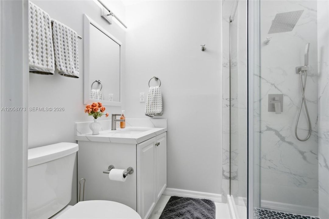 В аренду: $8,500 (4 спален, 3 ванн, 3000 Квадратных фут)