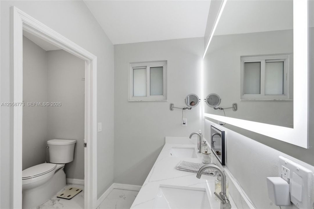 В аренду: $8,500 (4 спален, 3 ванн, 3000 Квадратных фут)