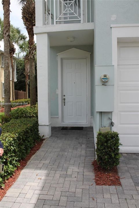 For Sale: $769,999 (4 beds, 3 baths, 2310 Square Feet)