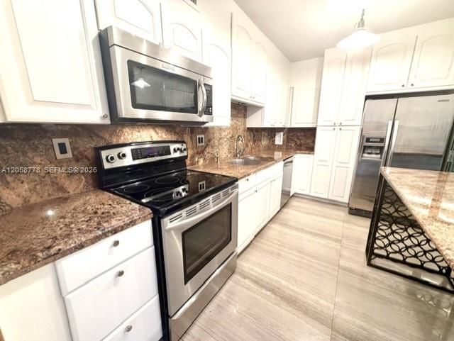 For Rent: $4,600 (2 beds, 2 baths, 1373 Square Feet)