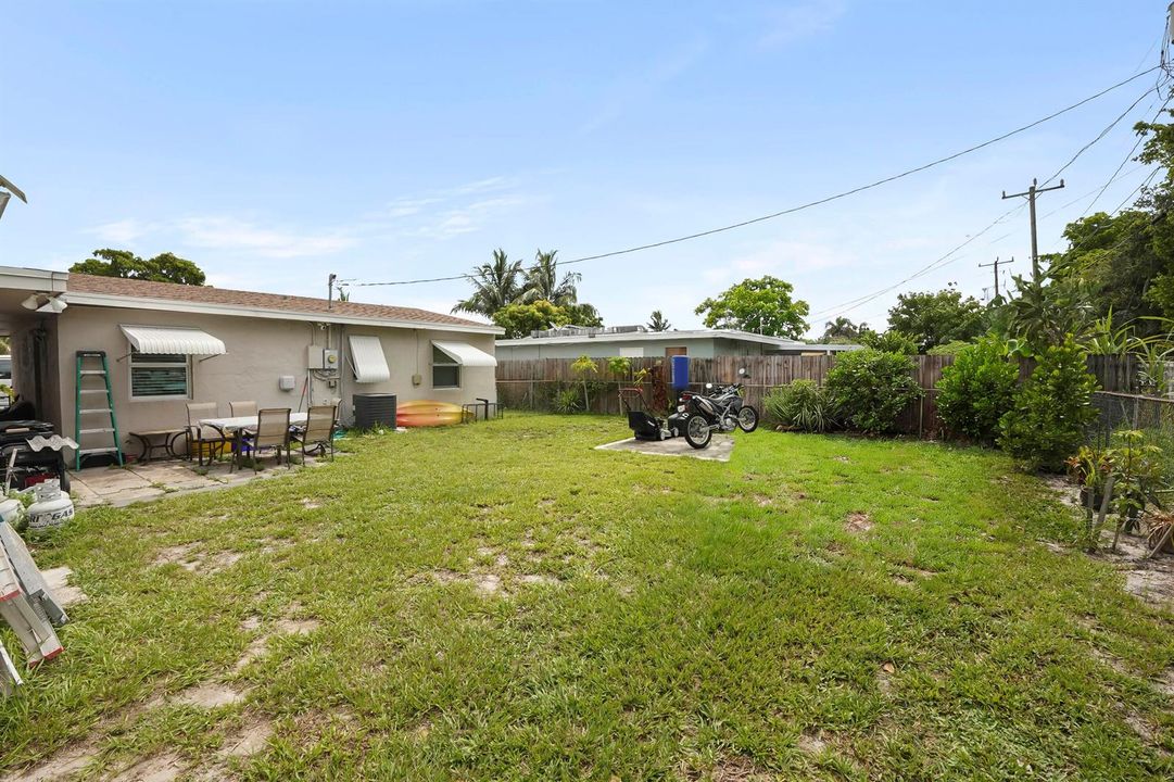 26 Backyard 05